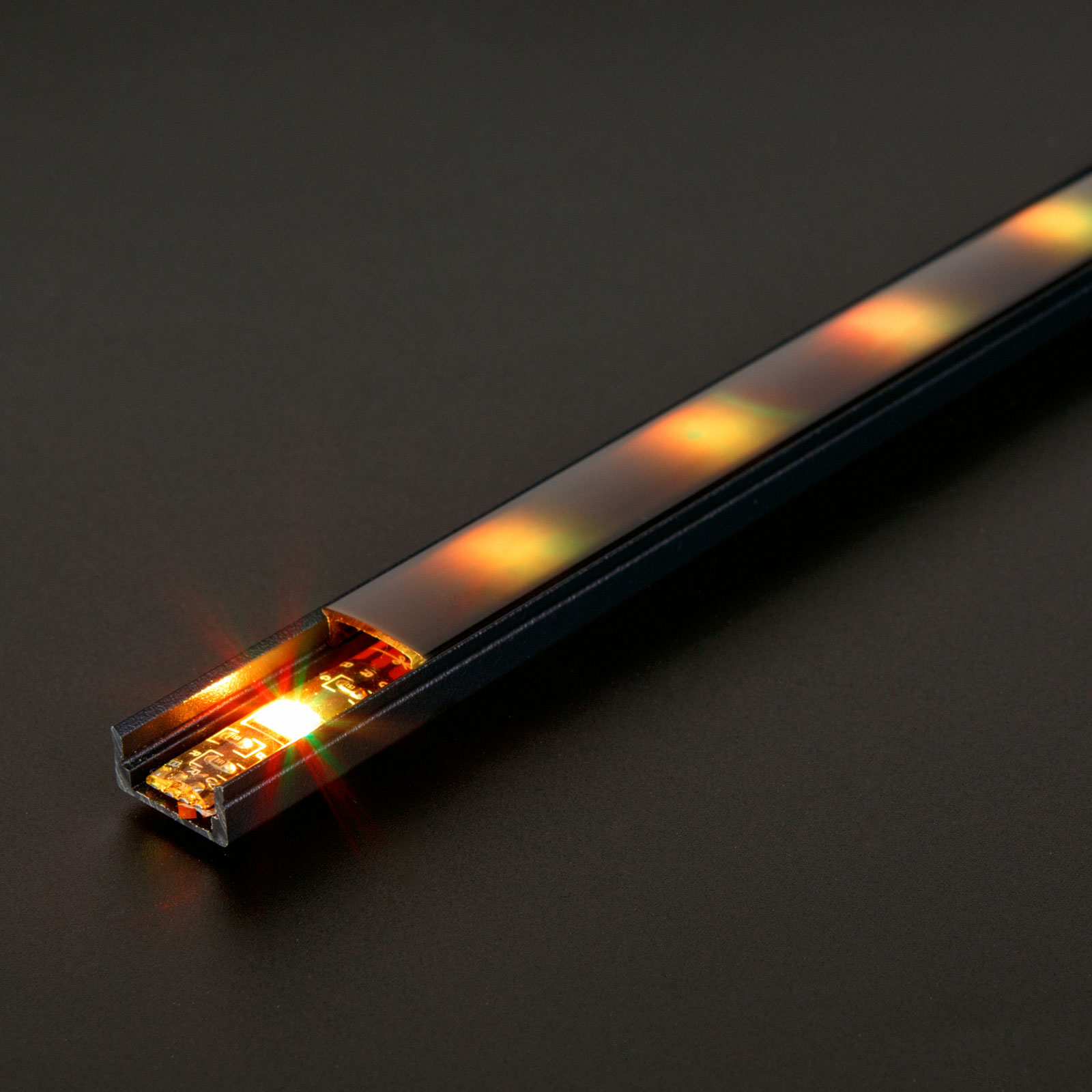 LED aluminium profil sín - 1000 x 17 x 8 mm - U profil - fekete